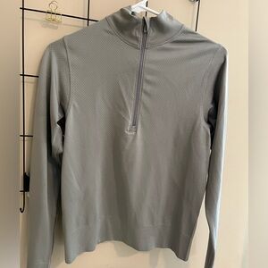 Lululemon Swiftly Breathe relaxed fit 1/2 zip size 4 in rhino gray